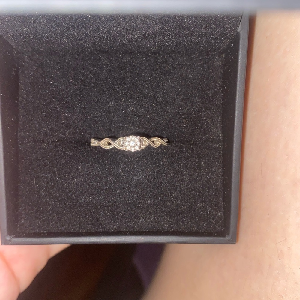 Promsie ring real diamond